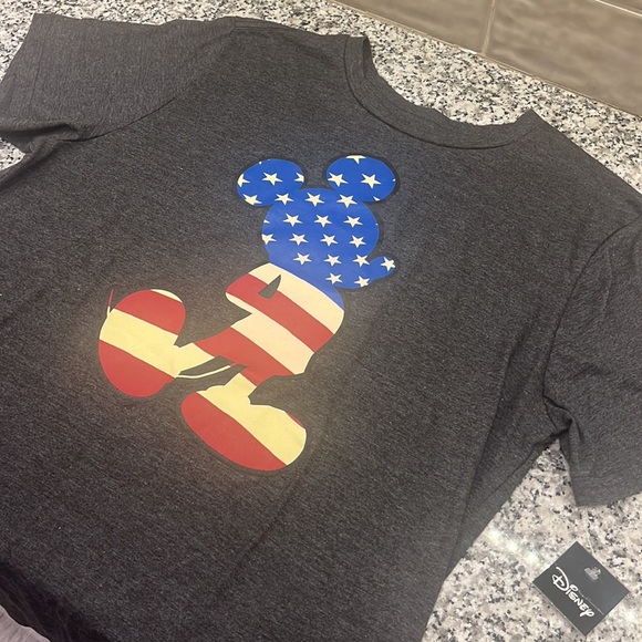 Disney Patriotic Mickey Mouse T-Shirt- Size XL NWT - Picture 2 of 5